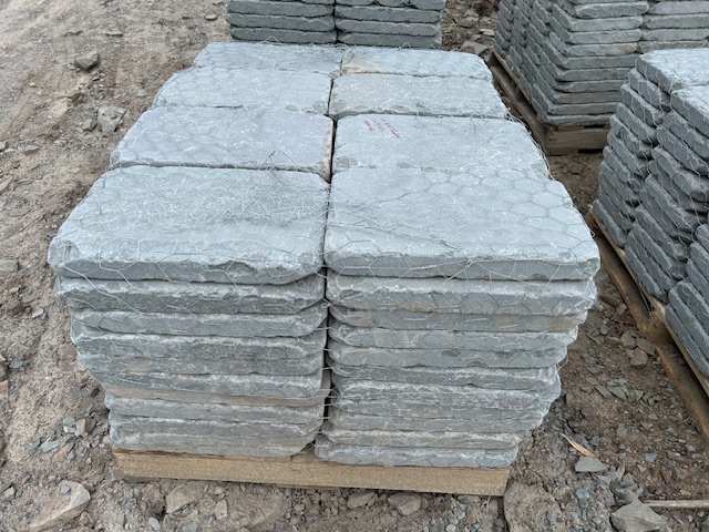 Lot 34: 3 pallets 12"x18"x2" Tumbled Bluestone Pavers